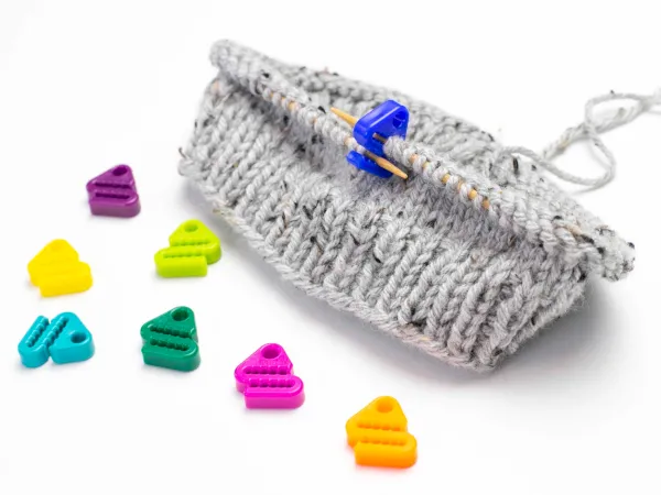Mini Needle Wrangler (Size US 0-3/2-3.25 mm) Blue or Orange from Fox & Pine Stitches